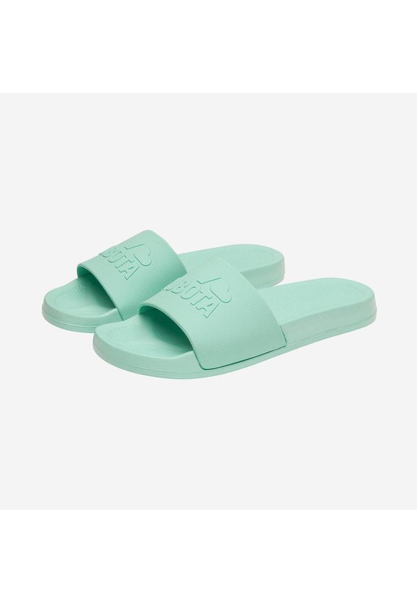 Miętowe klapki Kubota Basic. Okazja: na plażę, na spacer. Kolor: miętowy. Materiał: materiał. Styl: elegancki