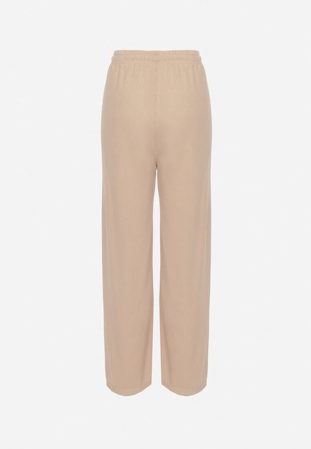 Born2be - Beżowe Szerokie Spodnie z Wysokim Stanem Savirea. Okazja: na co dzień. Stan: podwyższony. Kolor: beżowy. Wzór: aplikacja. Styl: casual