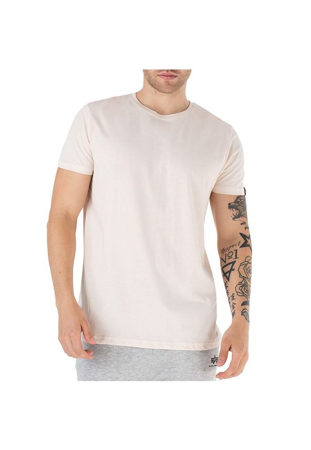 Koszulka Alpha Industries USN Blood Chit T 2 136503578 - beżowa. Kolor: beżowy. Materiał: bawełna. Długość rękawa: krótki rękaw. Długość: krótkie. Wzór: nadruk, aplikacja