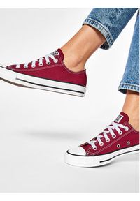 Converse Trampki Chuck Taylor All Star Ox M9691C Bordowy. Kolor: czerwony. Materiał: materiał