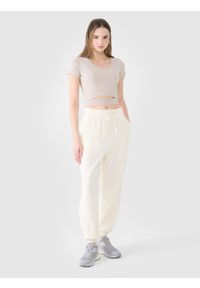 4f - 4F T-shirt crop top gładki damski - beżowy L. Okazja: na co dzień. Kolor: beżowy. Materiał: dzianina, bawełna, jersey, materiał, elastan. Długość rękawa: krótki rękaw. Długość: krótkie. Wzór: gładki. Styl: sportowy, casual