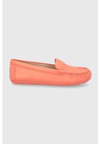 Coach mokasyny skórzane Marley Leather damskie kolor pomarańczowy na płaskim obcasie. Nosek buta: okrągły. Kolor: pomarańczowy. Materiał: skóra. Obcas: na obcasie. Wysokość obcasa: niski