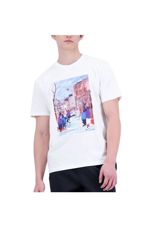 Koszulka New Balance MT31583SST - biała. Kolor: biały. Materiał: materiał, bawełna. Długość rękawa: krótki rękaw. Długość: krótkie. Sport: koszykówka