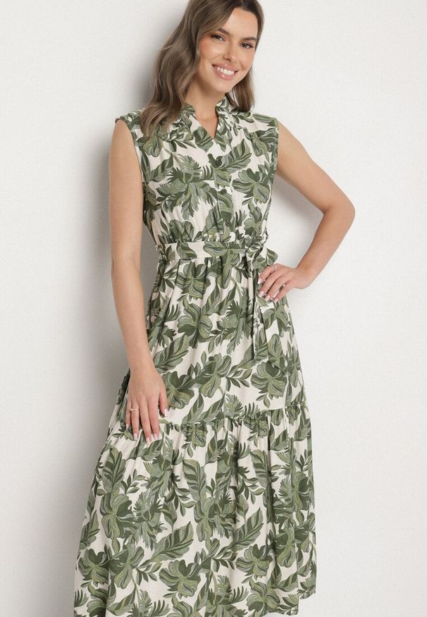 Born2be - Zielona Rozkloszowana Sukienka Bez Rękawów z Wiskozy z Wiązanym Paskiem Reviosae. Okazja: na co dzień. Typ kołnierza: dekolt w serek. Kolor: zielony. Materiał: wiskoza. Długość rękawa: bez rękawów. Typ sukienki: rozkloszowane. Styl: klasyczny, casual