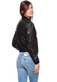 Wrangler - DAMSKA KURTKA SKÓRZANE WRANGLER LEATHER JACKET BLACK W4134ZC01. Kolor: czarny. Materiał: skóra. Styl: klasyczny #5