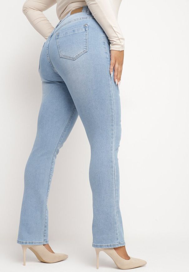 Born2be - Niebieskie Jeansy Skinny z Ozdobnymi Przetarciami Neveloria. Okazja: na co dzień. Kolor: niebieski. Styl: klasyczny, casual, elegancki