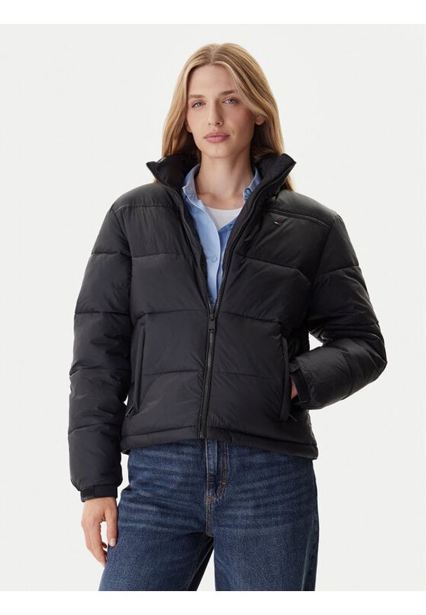 Tommy Jeans Kurtka zimowa DW0DW21619 Czarny Relaxed Fit. Kolor: czarny. Materiał: syntetyk. Sezon: zima