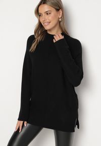 Born2be - Czarny Sweter z Półgolfem z Prążkowanej Dzianiny z Wycięciami po Bokach Rerivra. Kolor: czarny. Materiał: dzianina, prążkowany. Styl: wizytowy, elegancki