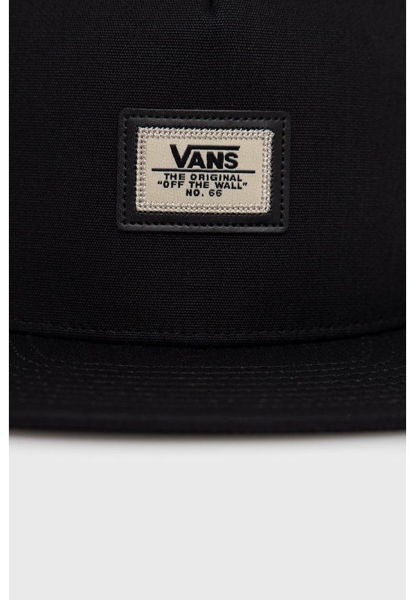 Vans czapka bawełniana kolor czarny z aplikacją. Kolor: czarny. Materiał: bawełna. Wzór: aplikacja