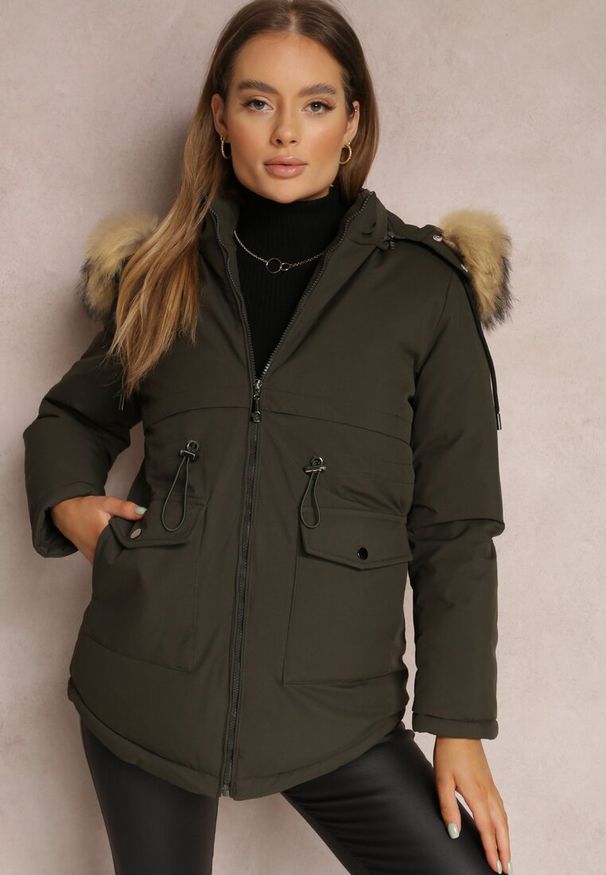 Renee - Ciemnozielona Kurtka Parka z Odpinanym Kapturem i Futerkiem Veazee. Okazja: na co dzień. Kolor: zielony. Materiał: futro. Sezon: zima. Styl: klasyczny, casual, elegancki
