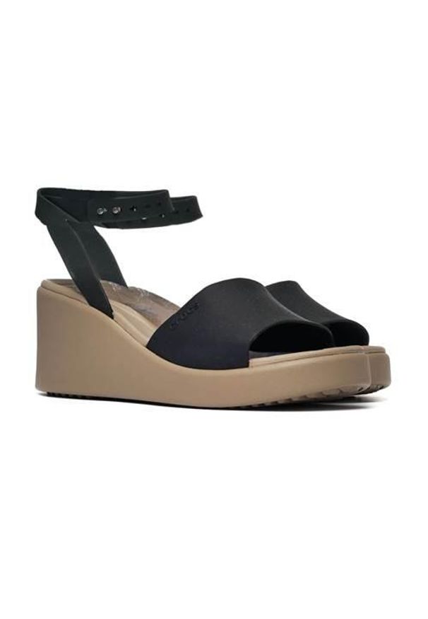 Buty do chodzenia damskie Crocs Brooklyn Ankle Strap Wedge. Kolor: wielokolorowy, brązowy. Materiał: materiał, syntetyk. Sport: turystyka piesza