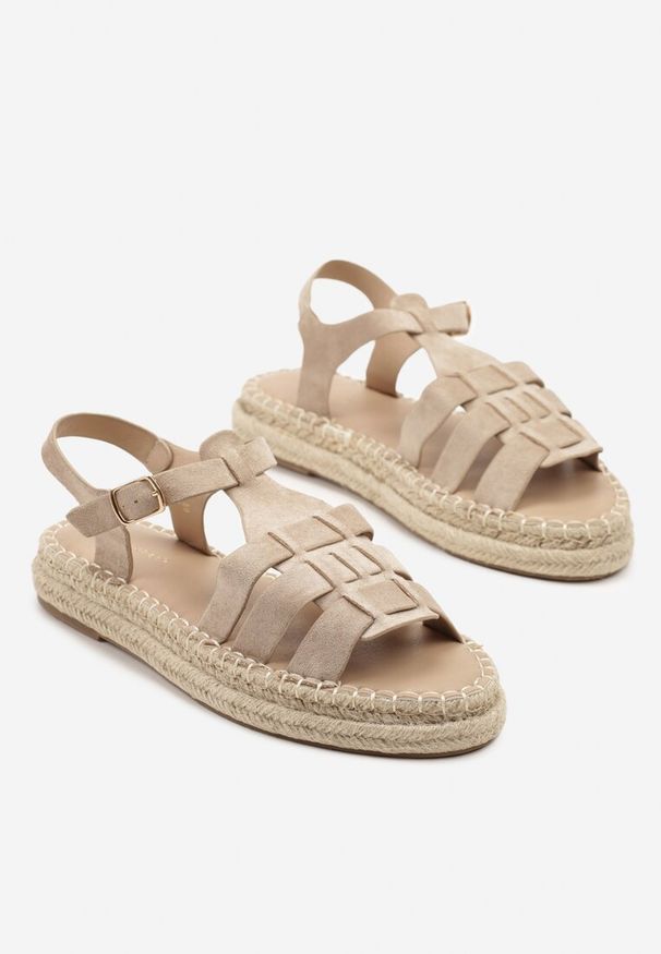 Renee - Ciemnobeżowe Sandały na Platformie z Ozdobną Plecionką Orralea. Okazja: na co dzień, na spacer. Zapięcie: sprzączka. Kolor: beżowy. Wzór: kwiaty. Sezon: lato. Obcas: na platformie. Styl: casual, elegancki