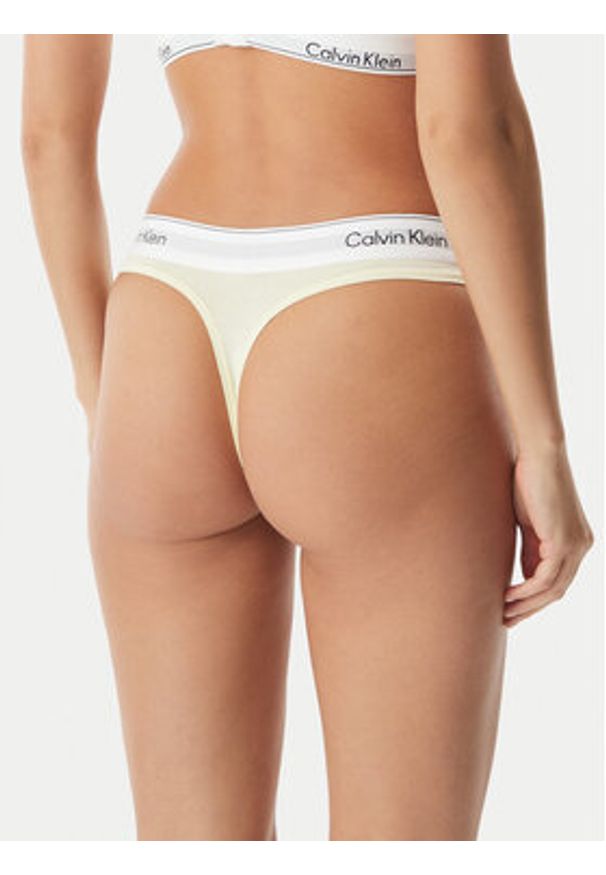 Calvin Klein Underwear Stringi LV00QF8518 Kremowy. Kolor: kremowy. Materiał: bawełna