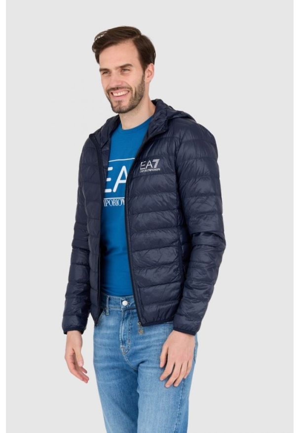 EA7 Emporio Armani - EA7 Granatowa męska kurtka puchowa, Rozmiar S. Kolor: niebieski. Materiał: puch
