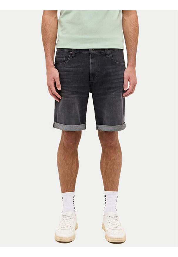 Mustang Szorty jeansowe Washington 1016453 Czarny Straight Fit. Kolor: czarny. Materiał: bawełna