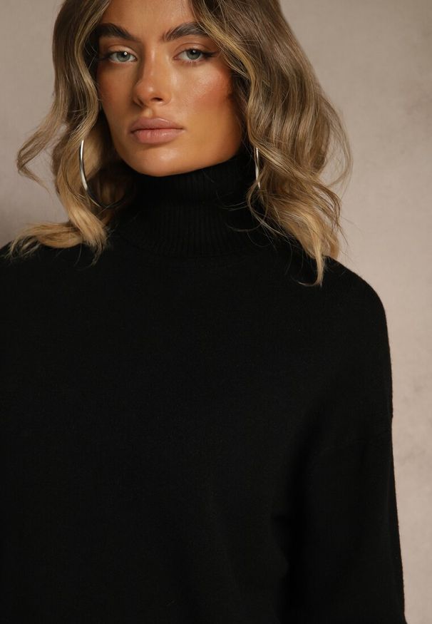 Renee - Czarny Golf z Dodatkiem Kaszmiru z Przeszyciami po Bokach Avenella. Okazja: na spotkanie biznesowe. Typ kołnierza: golf. Kolor: czarny. Materiał: kaszmir. Styl: klasyczny, elegancki, biznesowy