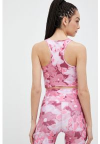 CASALL - Casall top do jogi kolor różowy. Kolor: różowy. Materiał: skóra, dzianina, materiał, włókno. Długość rękawa: na ramiączkach. Wzór: ze splotem #5