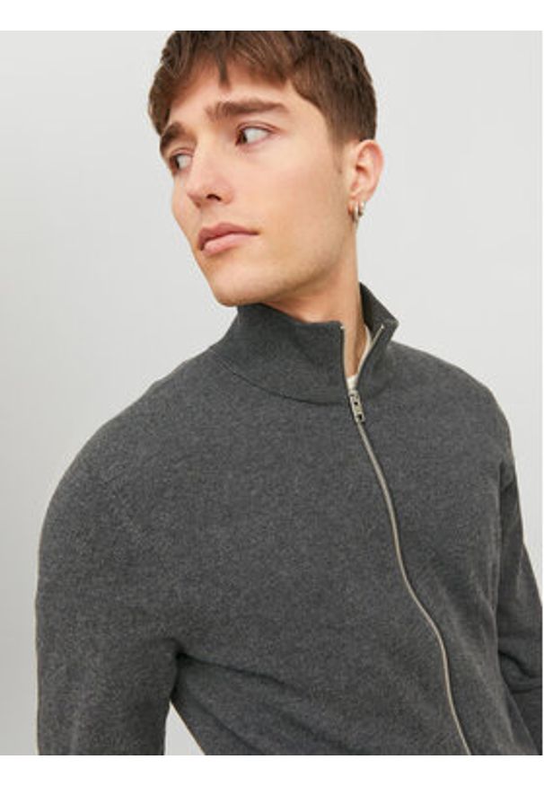 Jack & Jones - Jack&Jones Sweter 12223949 Szary Regular Fit. Kolor: szary. Materiał: bawełna