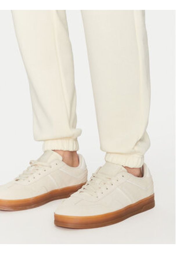 Pieces Spodnie dresowe Chilli 17121099 Beżowy Regular Fit. Kolor: beżowy. Materiał: bawełna