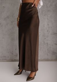 Renee - Brązowa Satynowa Spódnica Maxi High Waist Formia. Stan: podwyższony. Kolor: brązowy. Materiał: satyna #11