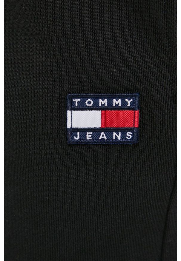 Tommy Jeans spodnie bawełniane damskie kolor czarny gładkie. Stan: podwyższony. Kolor: czarny. Materiał: bawełna. Wzór: gładki
