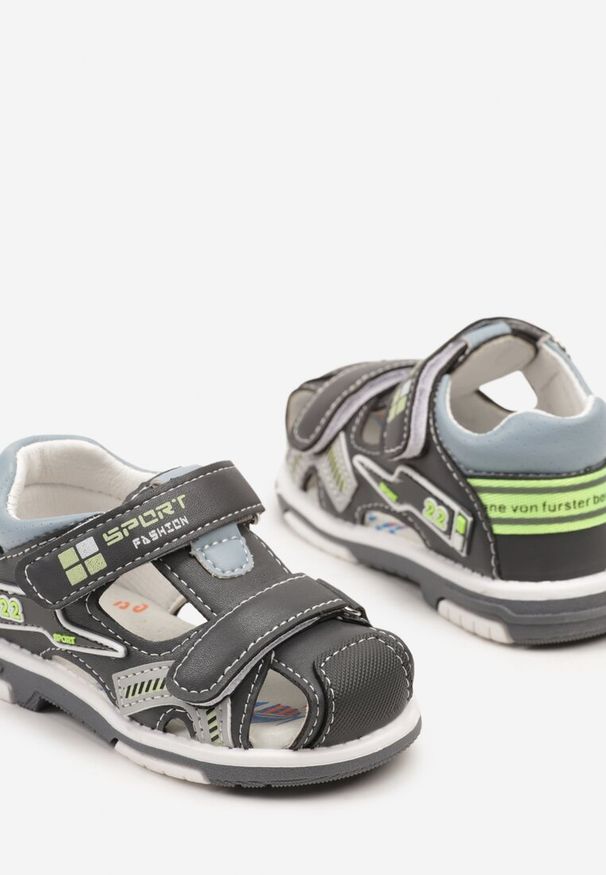Born2be - Szare Sandały Ozdobione Aplikacjami Kinolara. Okazja: na spacer, na co dzień. Zapięcie: rzepy. Kolor: szary. Wzór: aplikacja. Sezon: lato. Styl: casual
