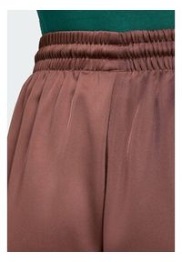 Adidas - adidas Spodnie dresowe adicolor Satin KD2541 Brązowy Wide Leg. Kolor: brązowy. Materiał: syntetyk #3