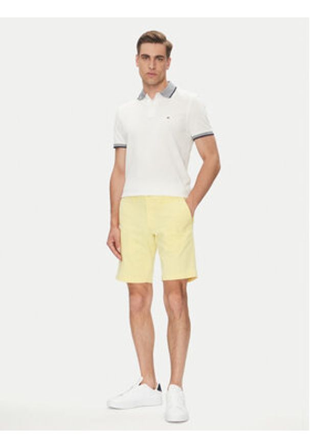 TOMMY HILFIGER - Tommy Hilfiger Szorty materiałowe Brooklyn MW0MW23563 Żółty Regular Fit. Kolor: żółty. Materiał: bawełna