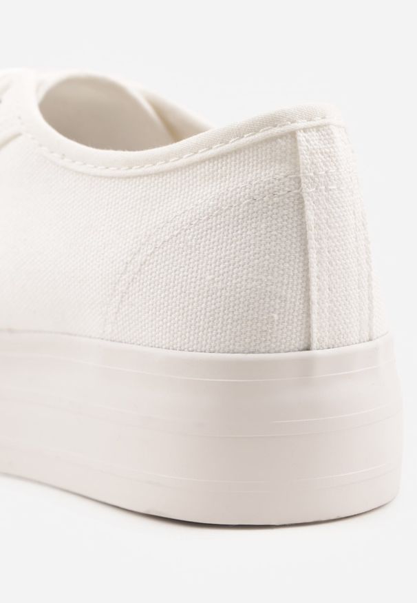 Renee - Białe Basicowe Trampki VICES w Minimalistycznym Stylu Riosanne. Okazja: na spacer. Kolor: biały. Materiał: jeans, satyna. Wzór: kwiaty. Styl: klasyczny