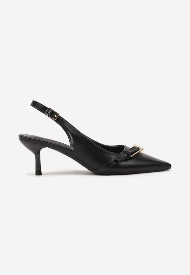 Renee - Czarne Sandały na Szpilce Typu Slingback Ozdobione Paskiem z Klamrą Karilen. Okazja: na co dzień. Nosek buta: szpiczasty. Zapięcie: klamry. Kolor: czarny. Materiał: jeans. Wzór: aplikacja. Obcas: na szpilce. Styl: klasyczny, elegancki, casual