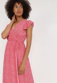 Born2be - Czerwona Sukienka Jophiel. Kolor: czerwony. Materiał: materiał. Wzór: nadruk, kwiaty. Typ sukienki: kopertowe. Długość: maxi #3