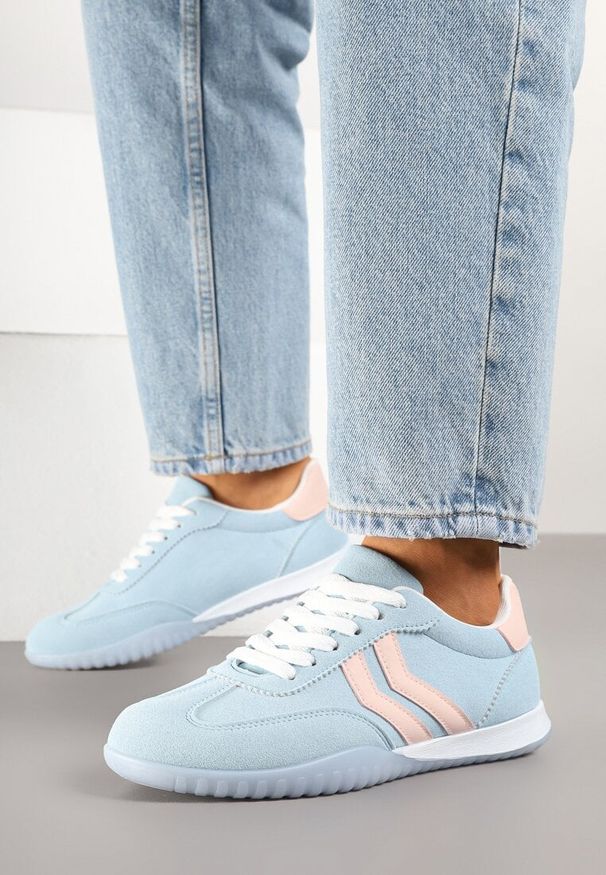 Renee - Niebieskie Sneakersy w Stylu Tenisówek z Paskami na Boku Cholewki Aitoria. Okazja: na co dzień. Zapięcie: pasek. Kolor: niebieski. Szerokość cholewki: normalna