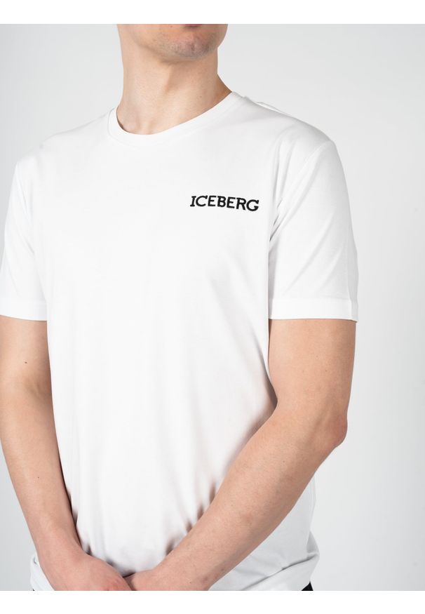 Iceberg T-Shirt | F0256307 | Mężczyzna | Biały. Okazja: na co dzień. Kolor: biały. Materiał: bawełna. Styl: klasyczny, elegancki, casual