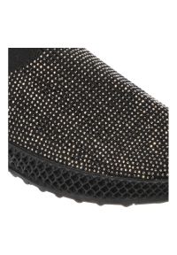 Czarne Półbuty S.Barski Modne Wsuwane Obuwie Damskie. Okazja: na co dzień. Zapięcie: bez zapięcia. Kolor: czarny. Materiał: materiał. Wzór: aplikacja. Styl: casual #4