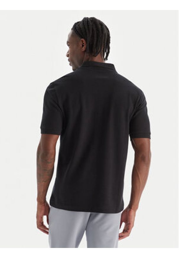 Kappa Polo Logo Sharas Mss 302B3D0 Czarny Regular Fit. Typ kołnierza: polo. Kolor: czarny. Materiał: bawełna