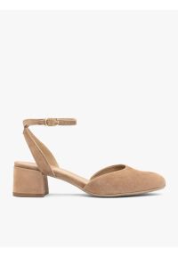 Ryłko - Jasnobrązowe czółenka slingback. Okazja: na co dzień, do pracy. Zapięcie: pasek. Kolor: brązowy. Materiał: skóra, welur. Obcas: na obcasie. Styl: casual, street, klasyczny. Wysokość obcasa: średni #1