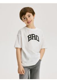 Reserved - T-shirt z nadrukiem - biały. Kolor: biały. Materiał: bawełna, dzianina. Wzór: nadruk