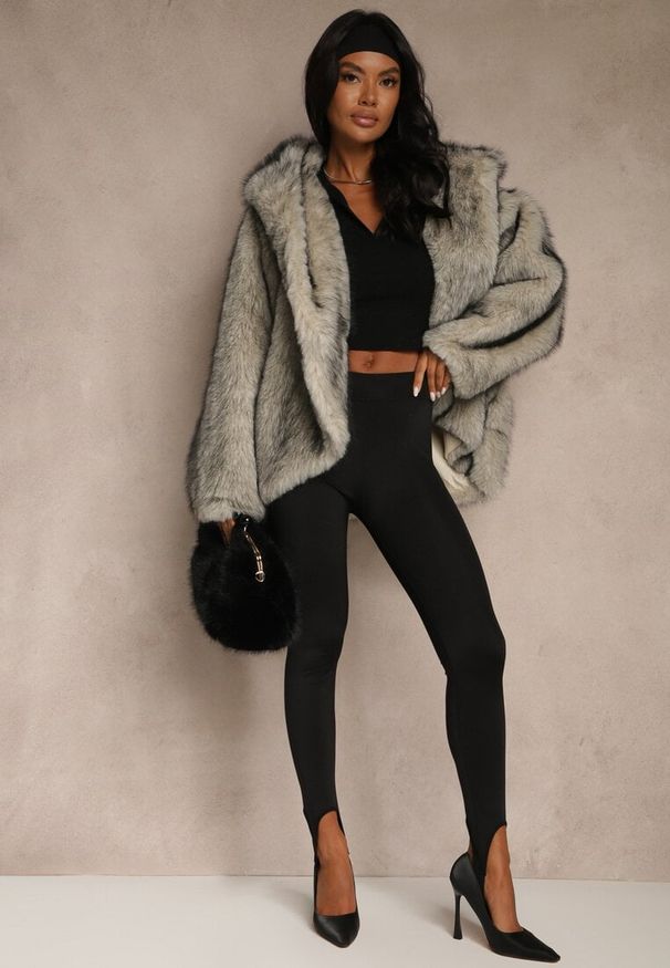 Renee - Biała Oversizowa Kurtka Futerko z Kapturem Venelle. Okazja: na imprezę. Typ kołnierza: kaptur. Kolor: biały. Materiał: futro. Styl: klasyczny