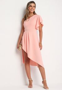 Born2be - Różowa Koktajlowa Sukienka Asymetryczna na Jedno Ramię z Falbankami Vimilora. Typ kołnierza: kołnierz z falbankami. Kolor: różowy. Materiał: materiał. Typ sukienki: asymetryczne. Styl: wizytowy #2