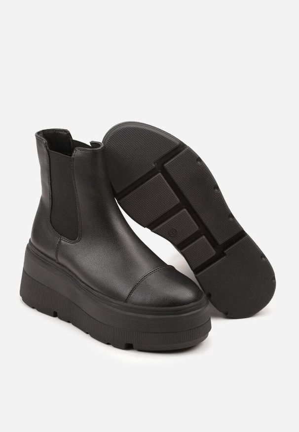 Born2be - Czarne Botki Sztyblety Vices na Grubej Podeszwie Redvire. Kolor: czarny. Materiał: jeans. Szerokość cholewki: normalna. Obcas: na koturnie. Styl: klasyczny