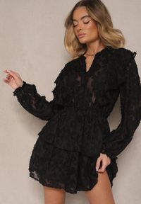 Renee - Czarna Sukienka o Rozkloszowanym Kroju z Gumką w Talii i Falbanami Zinetha. Okazja: na co dzień. Kolor: czarny. Typ sukienki: proste. Styl: elegancki, casual #4