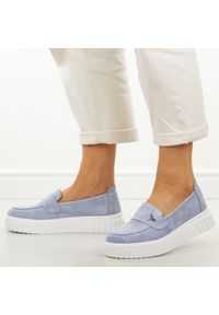 Niebieskie skórzane półbuty damskie Vinceza 93218. Okazja: na co dzień. Kolor: niebieski. Materiał: skóra, zamsz. Sezon: wiosna, lato. Styl: casual, klasyczny, elegancki #1