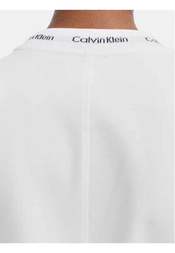 Calvin Klein Jeans T-Shirt LV047G235G Biały Regular Fit. Kolor: biały. Materiał: syntetyk