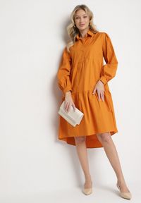 Born2be - Pomarańczowa Bawełniana Sukienka Koszulowa o Rozkloszowanym Kroju Olenias. Okazja: na co dzień. Kolor: pomarańczowy. Materiał: bawełna. Typ sukienki: koszulowe. Styl: casual #3
