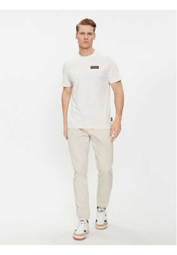 Napapijri T-Shirt Iaato NP0A4HFZ Écru Regular Fit. Materiał: bawełna