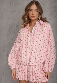 Renee - Różowa Nietoperzowa Bluza z Wiskozą w Kropki z Kołnierzykiem Meze. Okazja: na co dzień. Kolor: różowy. Materiał: wiskoza. Wzór: kropki. Styl: casual #4