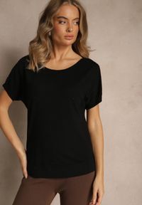 Renee - Czarny Dzianinowy T-shirt z Cyrkoniowymi Aplikacjami Fenellia. Okazja: na co dzień. Kolor: czarny. Materiał: dzianina. Wzór: aplikacja. Styl: glamour, casual