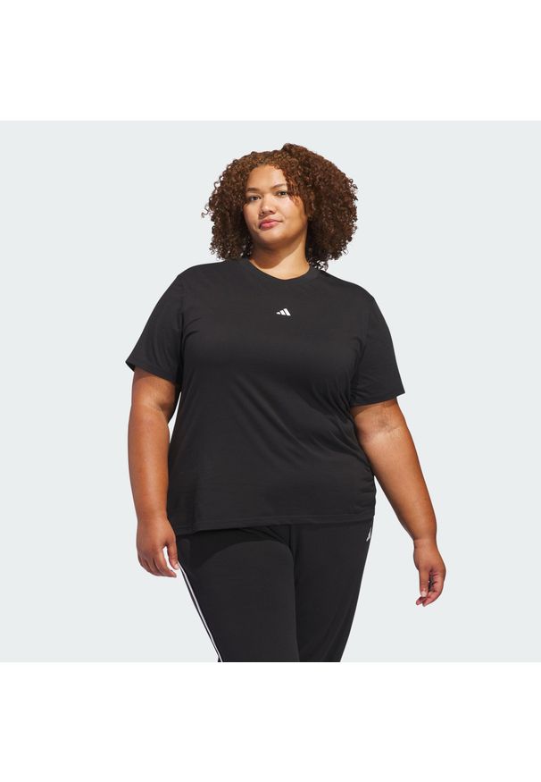 Adidas - Koszulka Small Logo (Plus Size). Kolekcja: plus size. Kolor: czarny, biały, wielokolorowy. Materiał: bawełna