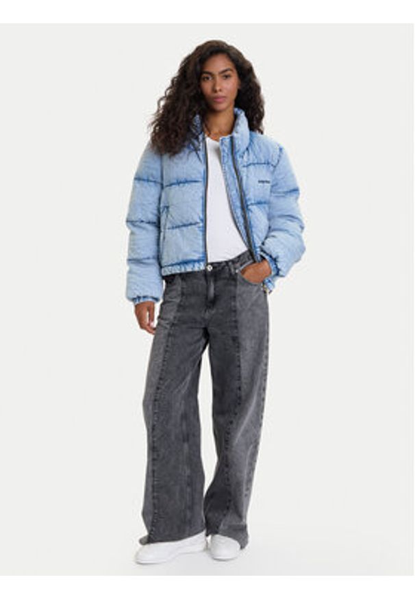 Guess Jeans Kurtka zimowa W5BL85 D6181 Niebieski Regular Fit. Kolor: niebieski. Materiał: bawełna. Sezon: zima