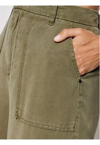 Guess Spodnie materiałowe W1GB71 WDP82 Zielony Regular Fit. Kolor: zielony. Materiał: materiał, lyocell #5
